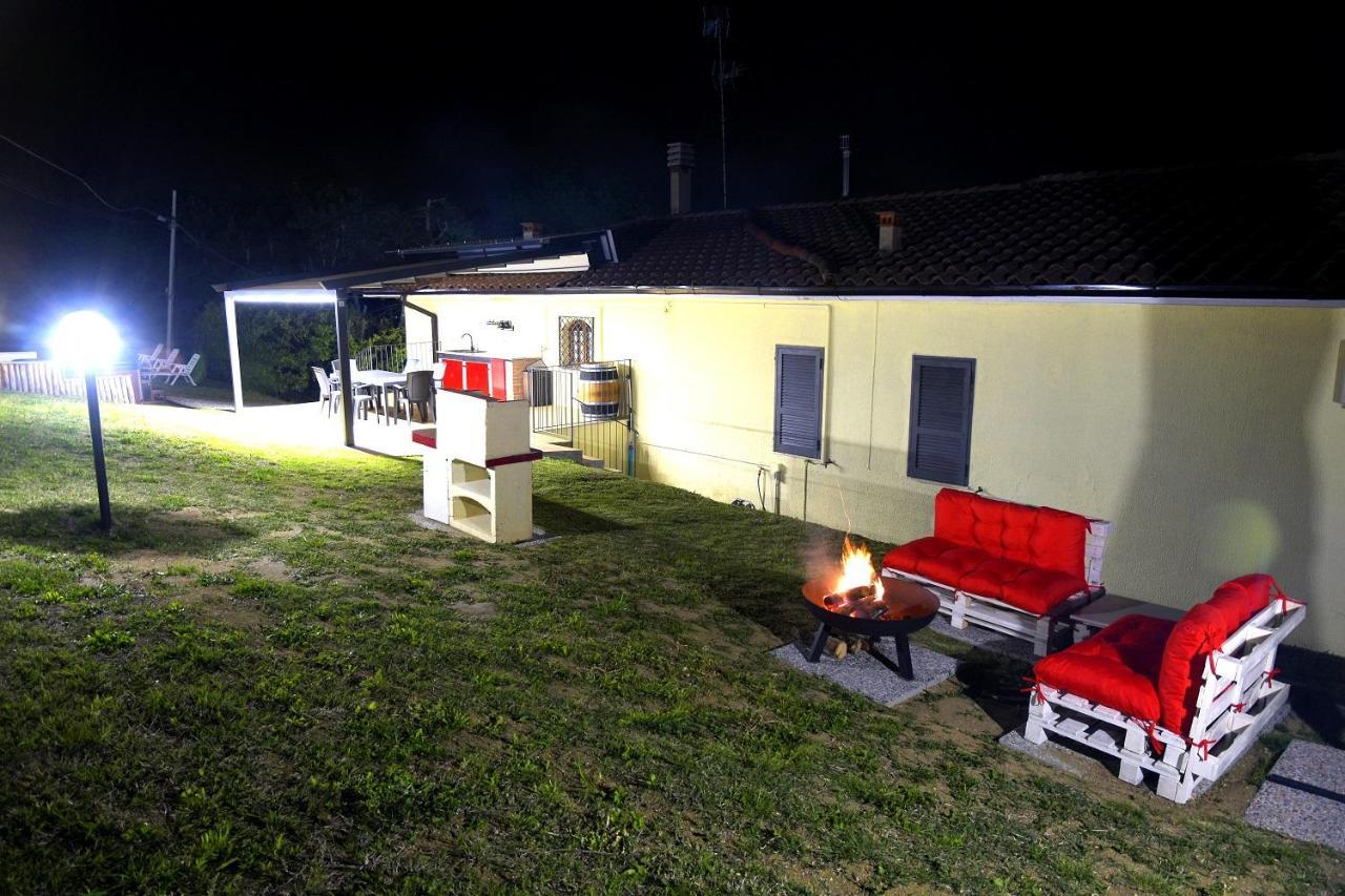 Casavacanzedezza Montecalvo Versiggia Exteriér fotografie